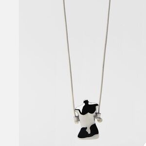 Zara NWT silver bust charm leather necklace 1856/042